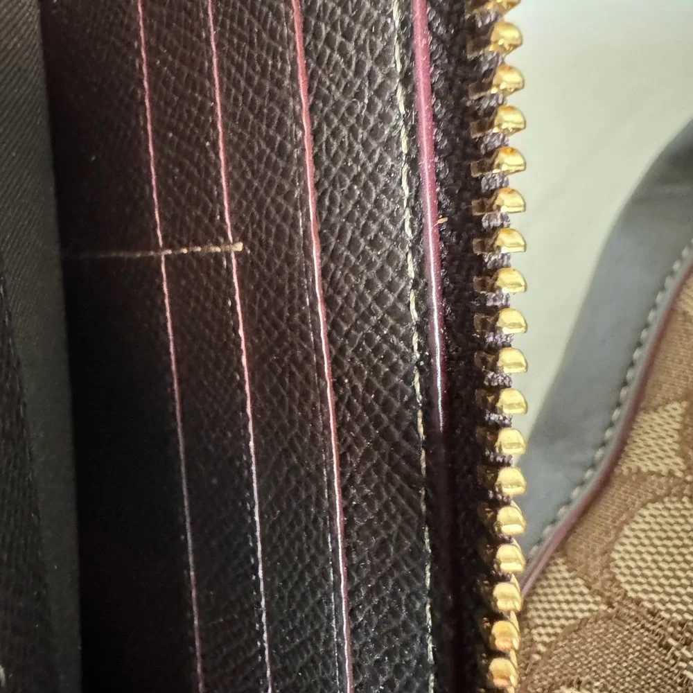 Coach Tan and Brown Signature Shoulder Bag with Wallet NWOT - Picture 7 of 15